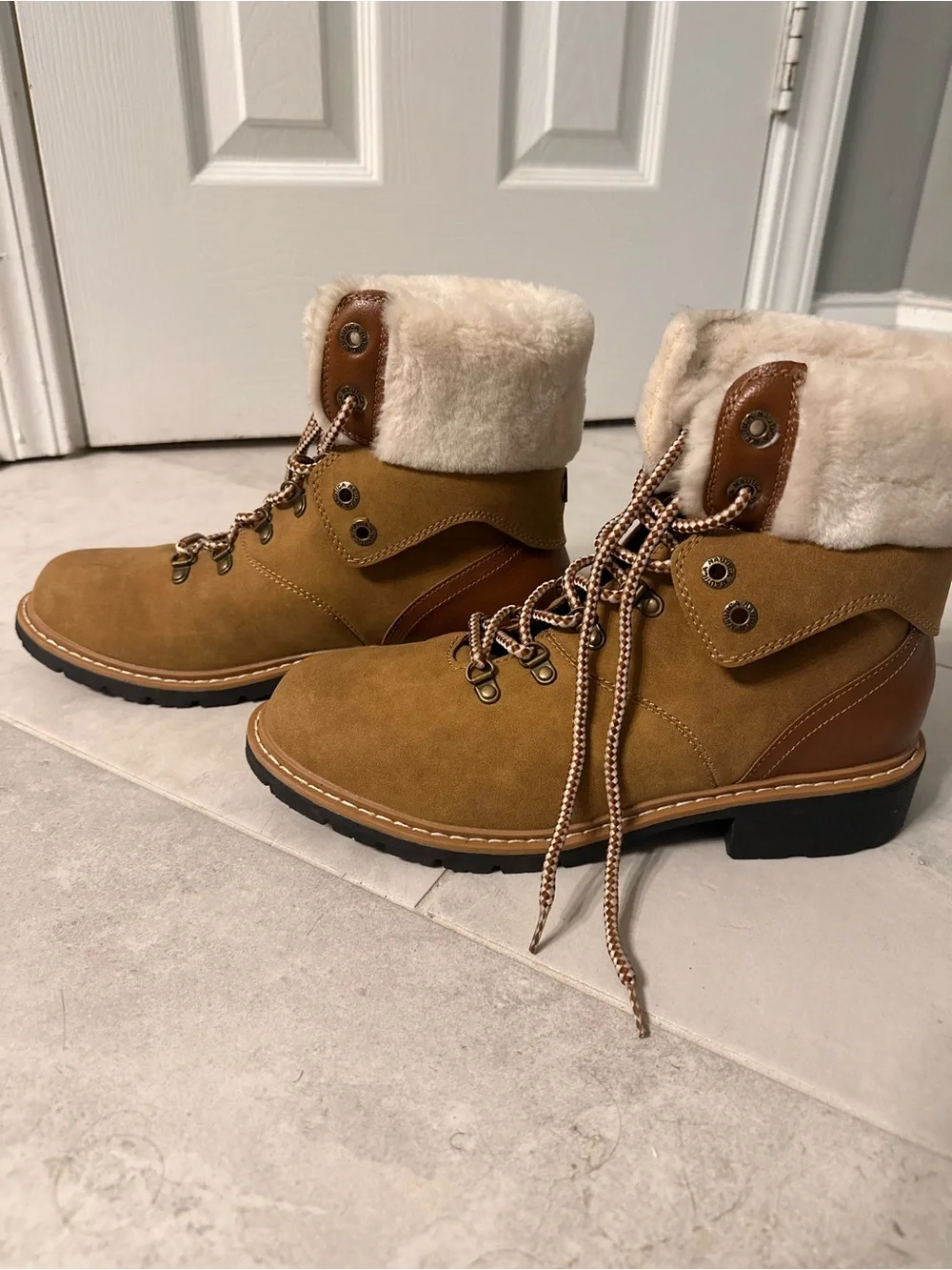Nautica Faux Fur Cuff Tan Lace-Up Winter Boots
